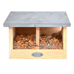 Feeding house for squirrels - Double house for feeding squirrels